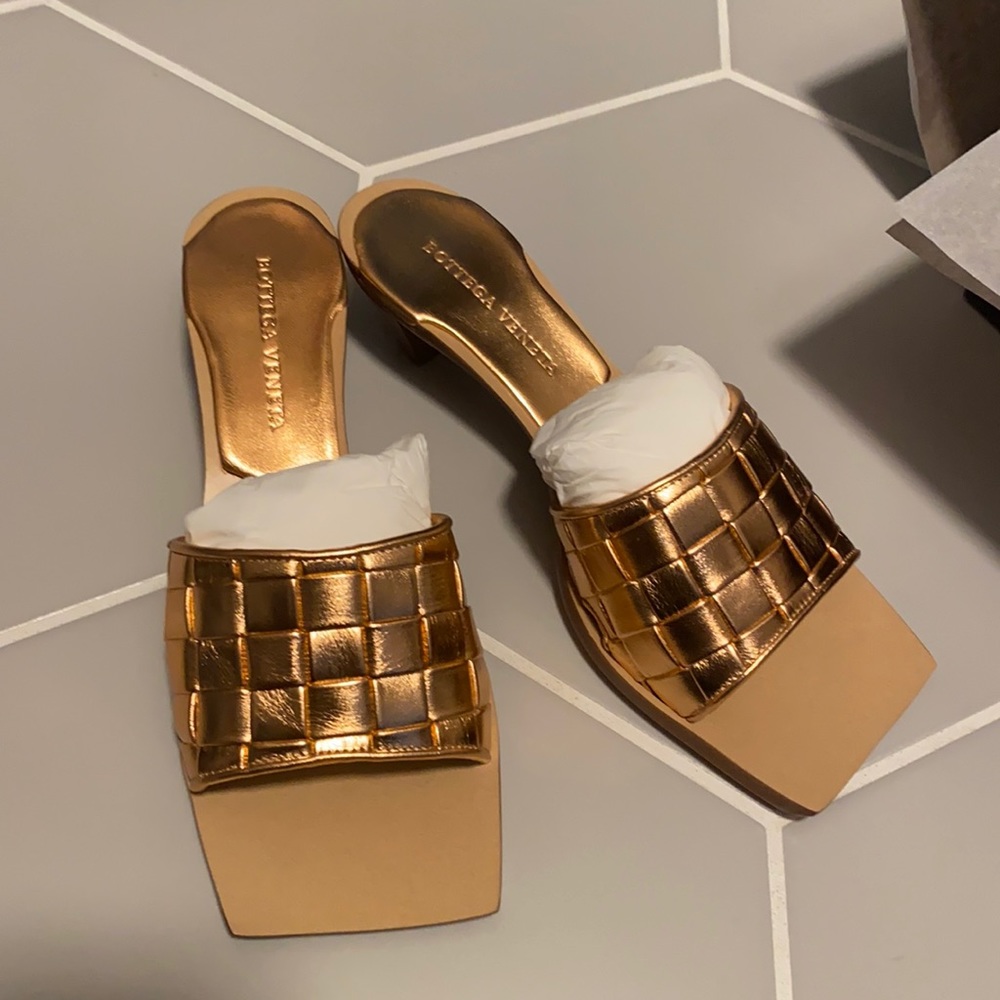 Brand new bottega sandal